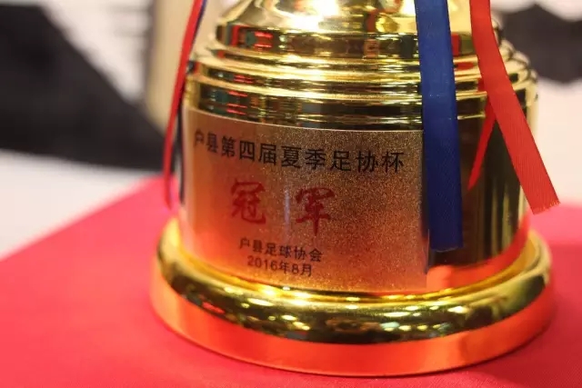 明星球员争议之声！SGA的罚球表现引发父亲不满